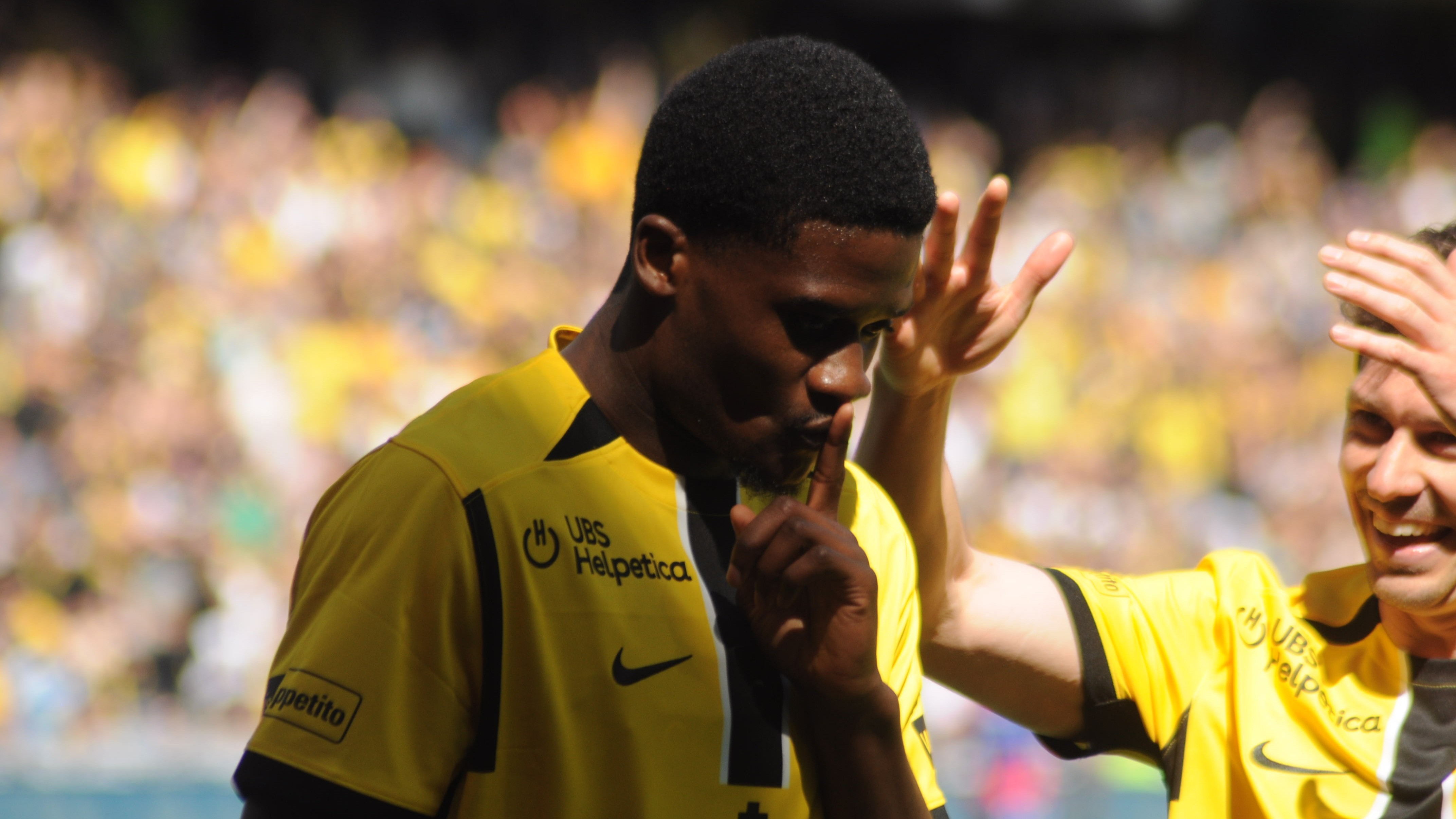 Şəkillər - Daş Qayaya rast gəldi: "Yanq Boyz" çempion "Bazel"i 6 qolla darmadağın etdi!