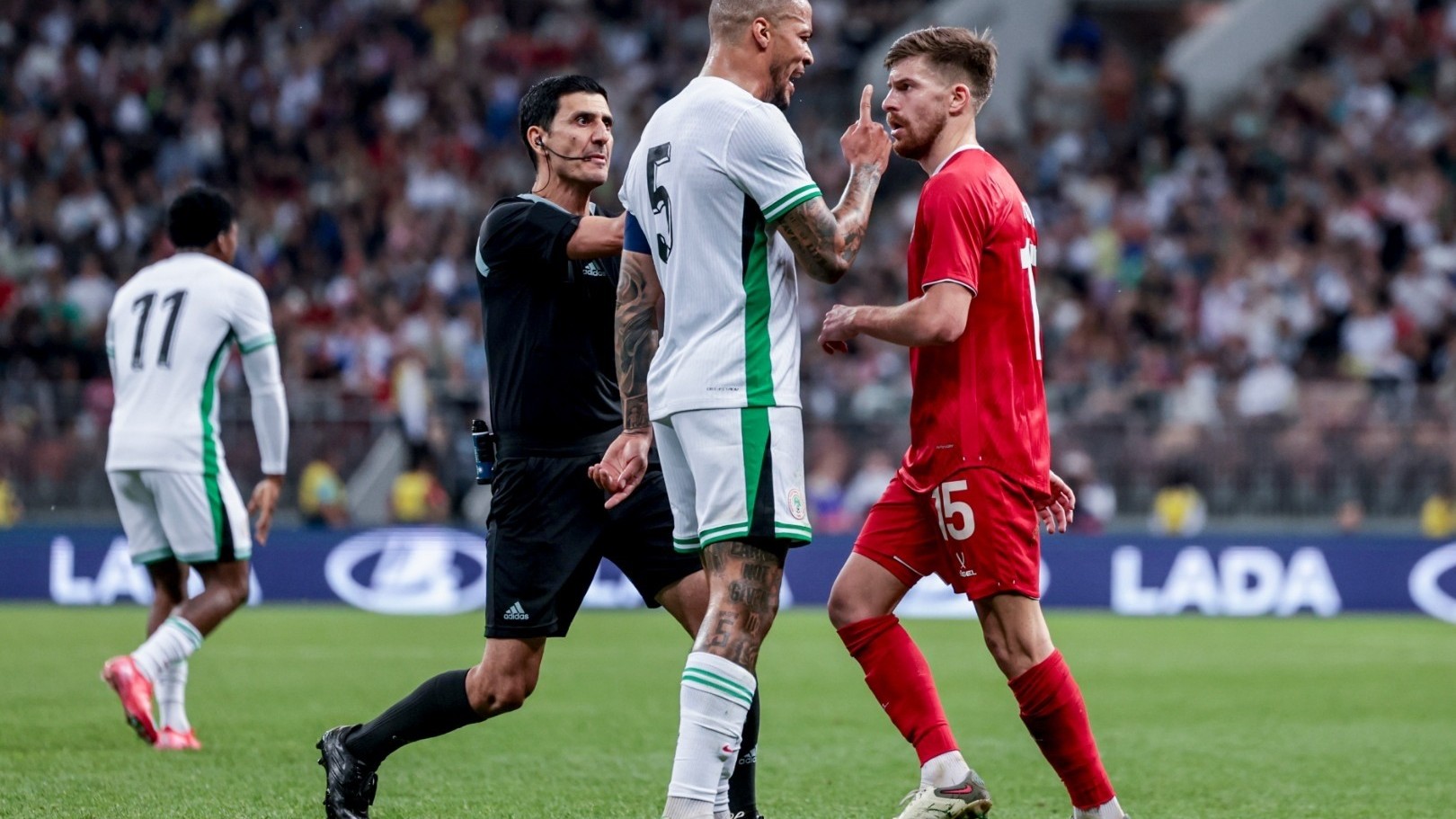 Əliyar Ağayevin idarə etdiyi rusların oyununda 45 min azarkeş, dava - Fotolar