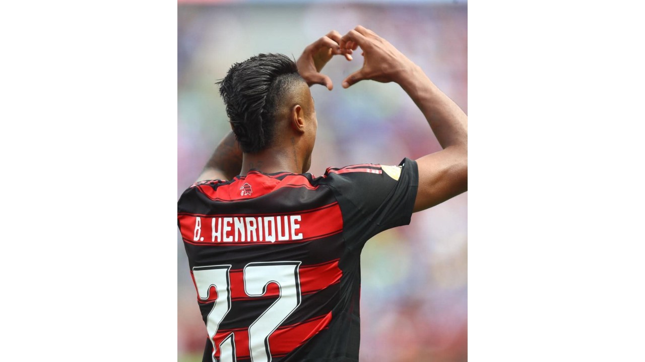 Juninyonun komandası "Çelsi" üzərində qələbəylə növbəti mıərhələdə - Video