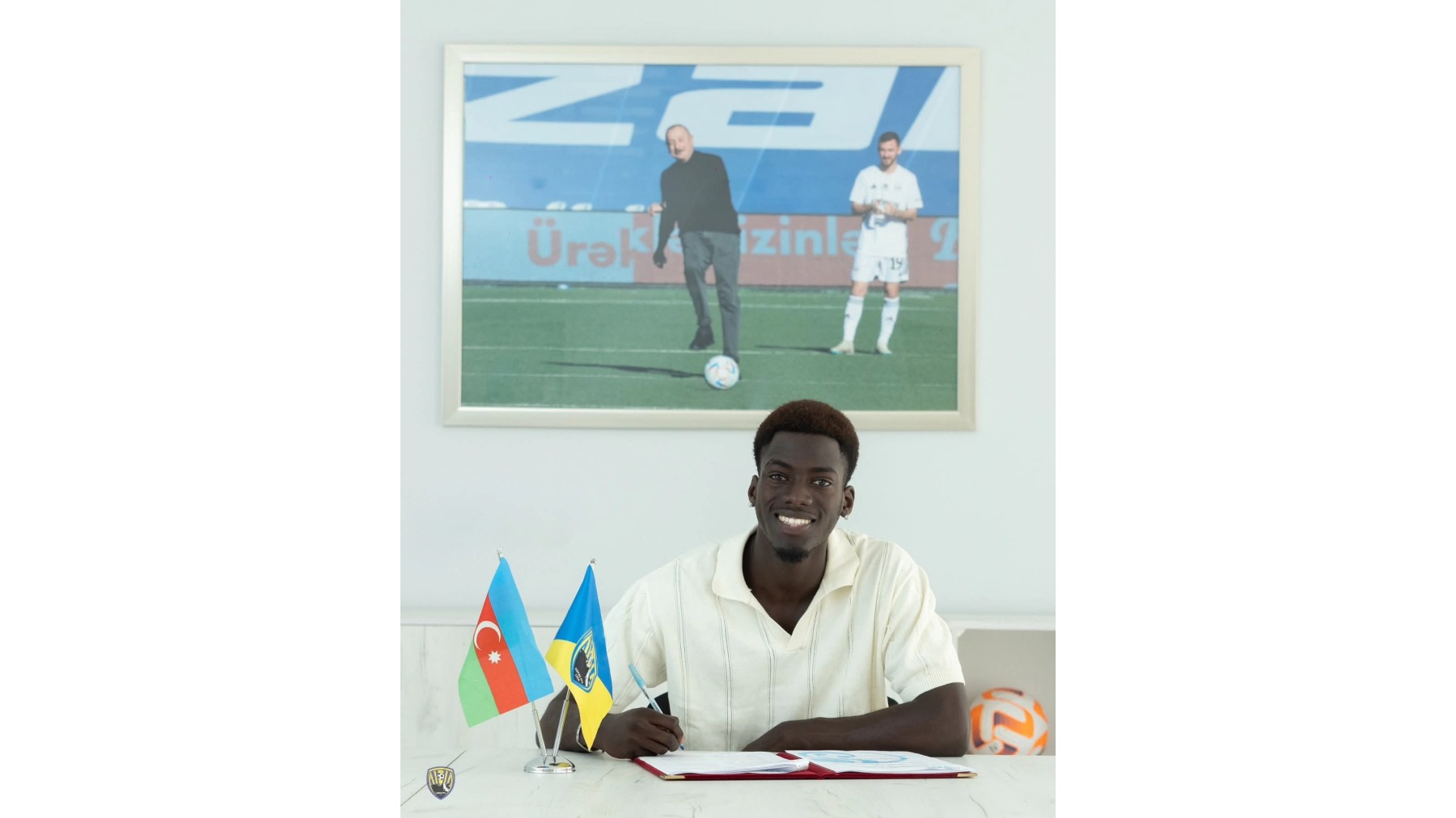 "Kəpəz" iki futbolçuyla müqavilə imzaladı