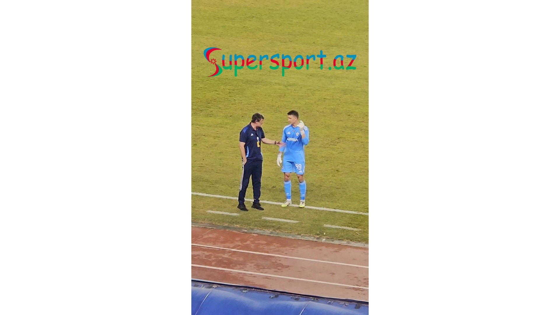 Elxan Həsənov qolkiper Mateuş Koxalskiyə irad bildirdi - Video