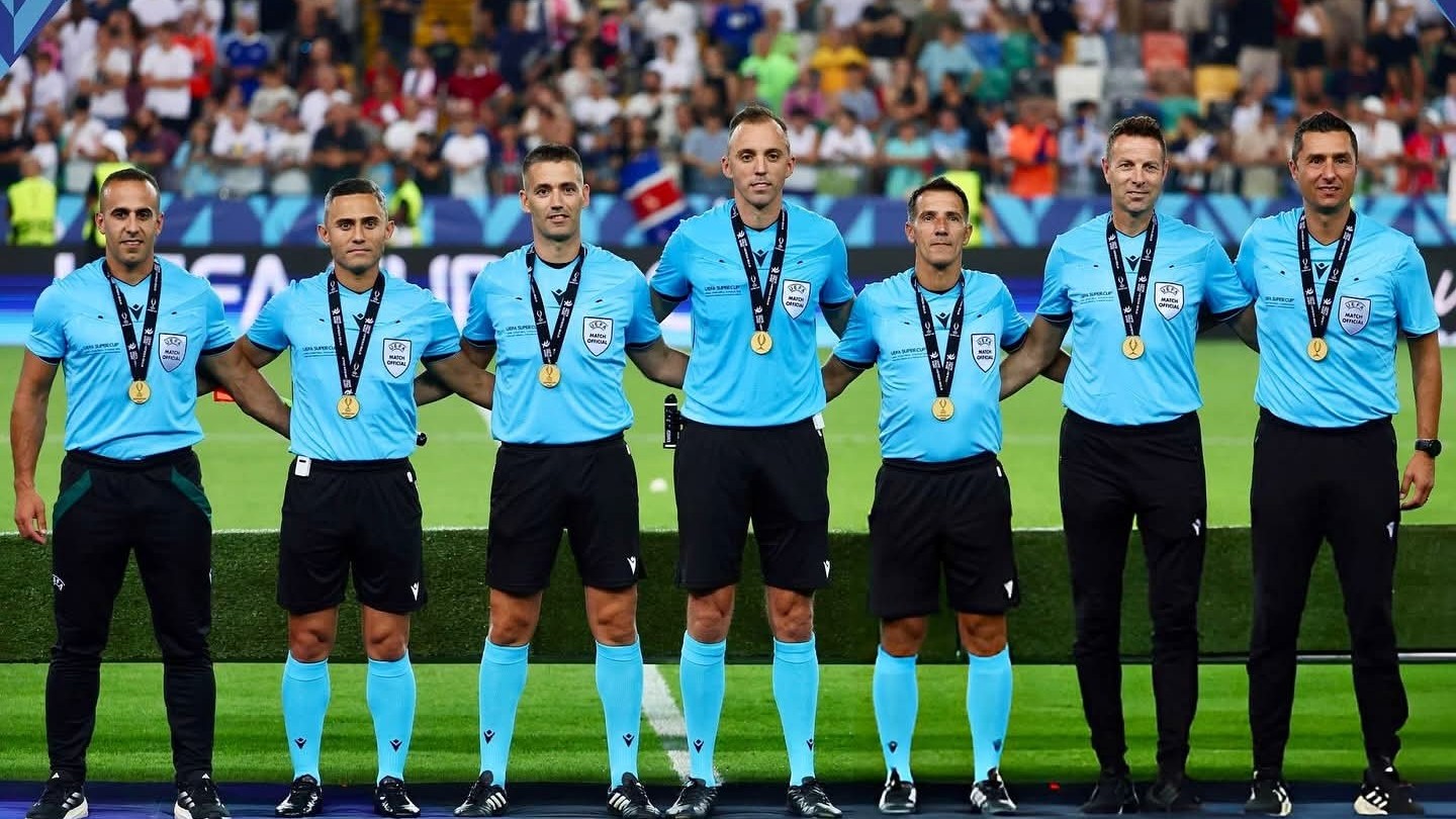 UEFA Superkubokun hakimi Elçin Məsiyevi mükafatlandırdı