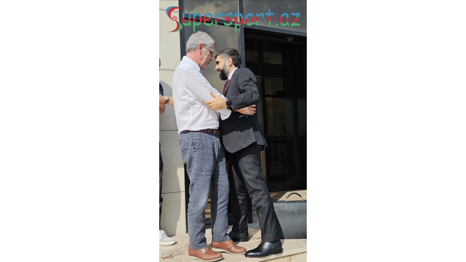 AFFA Fernandu Santuşu istefaya göndərməyə məcbur oldu