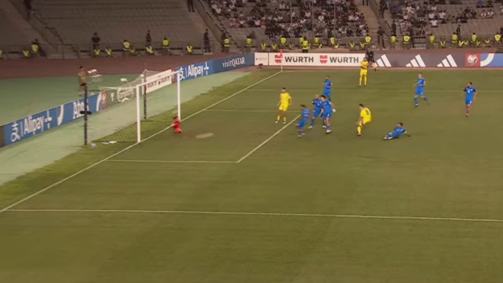 Azərbaycanın futbol yığması geriyə gedir