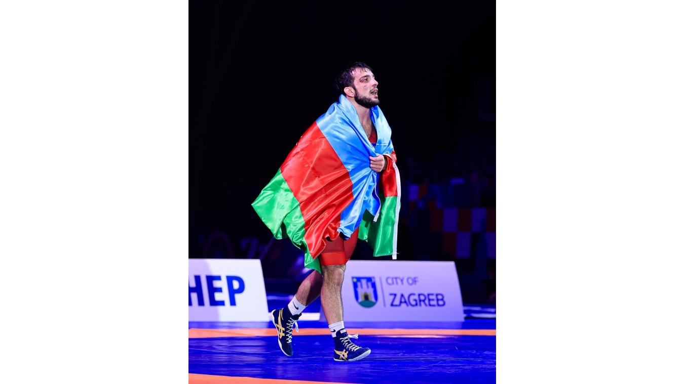 Ülvü ikiqat dünya çempionu oldu