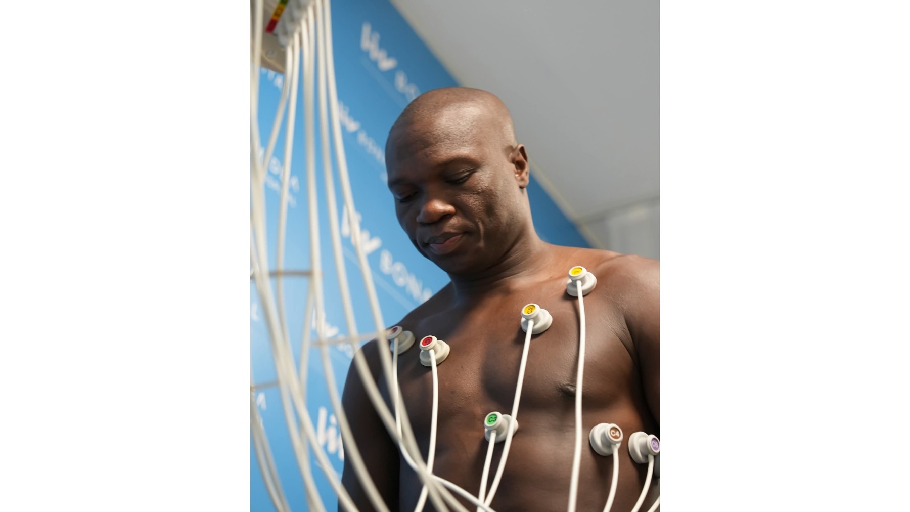 "Neftçi"nin yeni legioneri Abubakar yoxlanıldı, müqavilə bağlandı - Foto