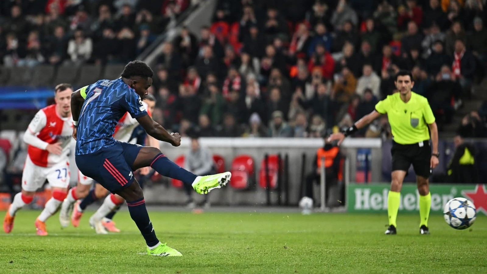 Əliyar Ağayevin oyununda qalib komanda lider oldu - Foto-Video