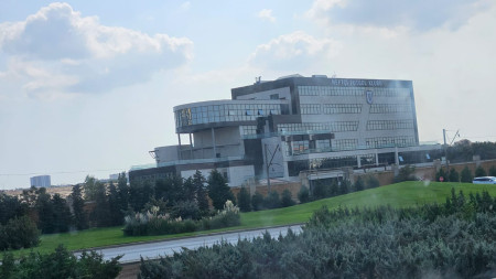 "Neftçi" "Ayaks"a kömək edir