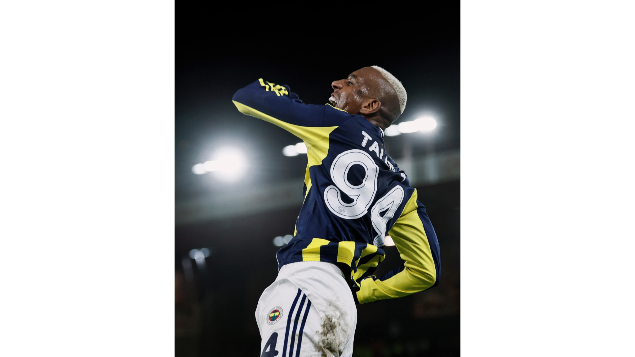 "Fenerbahçe" rəqibini darmadağın etdi