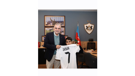 "Qarabağ"ın prezidenti Əkbərlə görüşdü