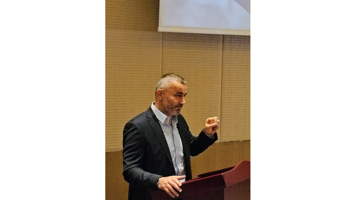 Qurban Qurbanov: "Yıxılarıq, durarıq, sınmarıq" - Video