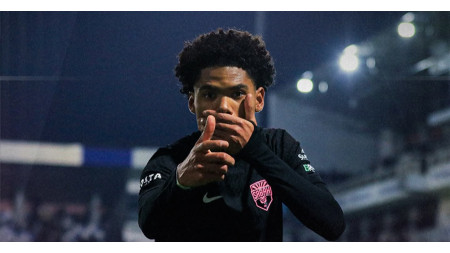 "Sabah" "Qarabağ"ı zirvədən saldı