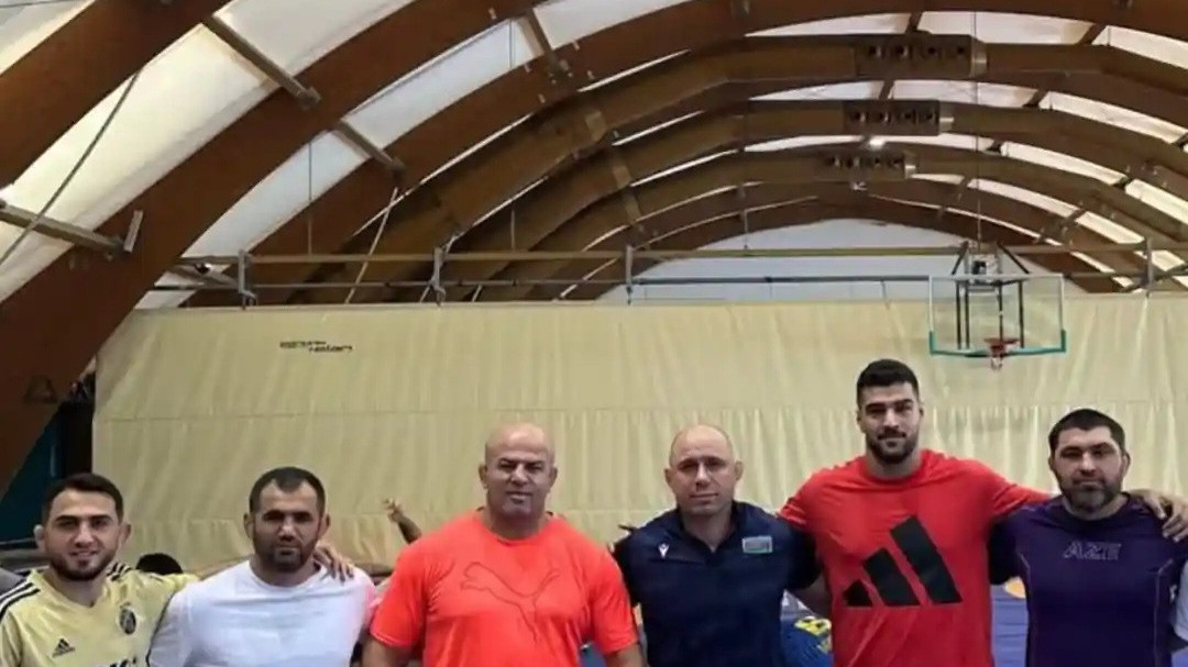 Azərbaycanda iranlı güləşçi ayda 37 min manat qazana bilər