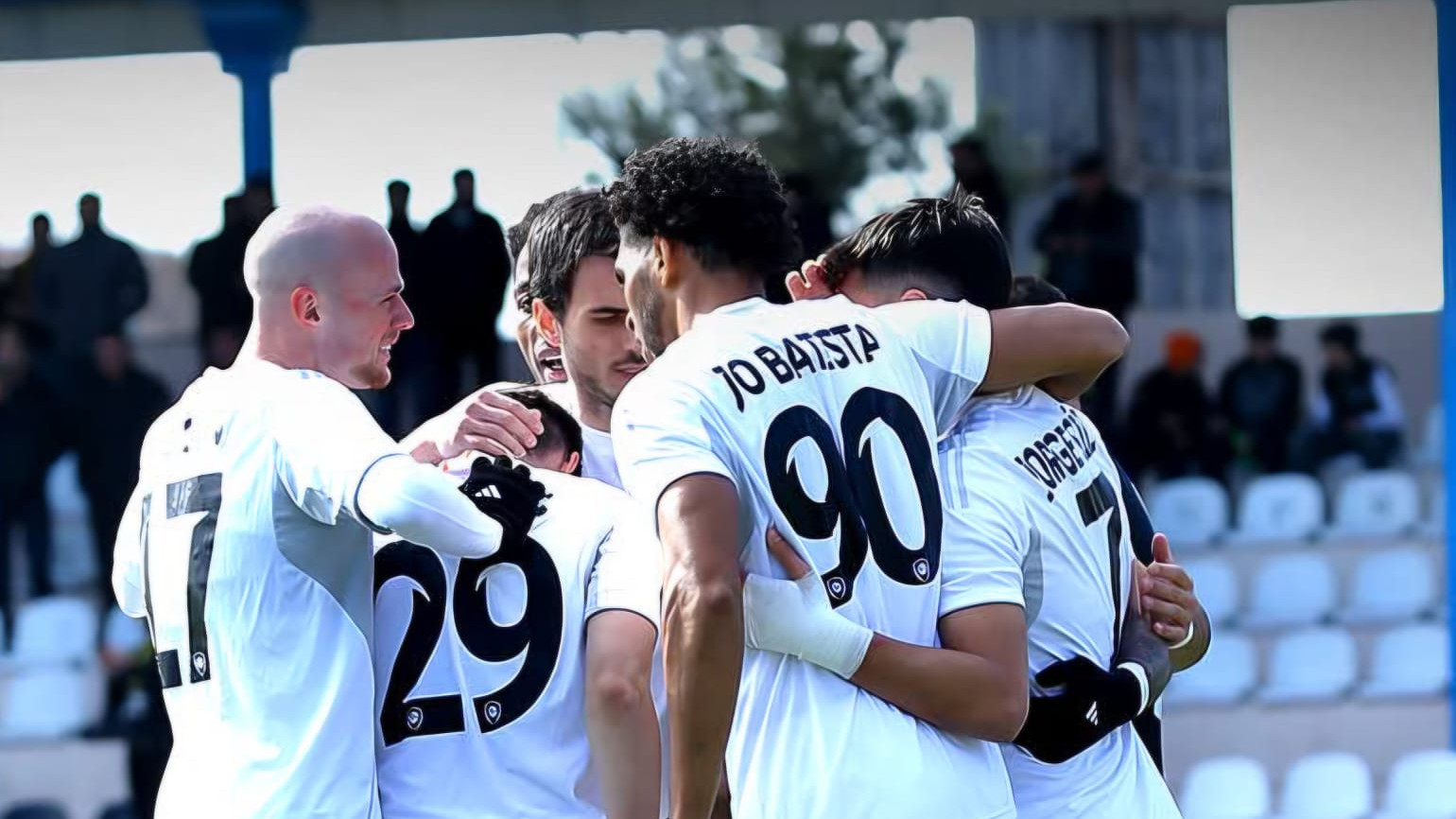 "Turan" asanlıqla, "Sabah" çətinliklə yarımfinalda  