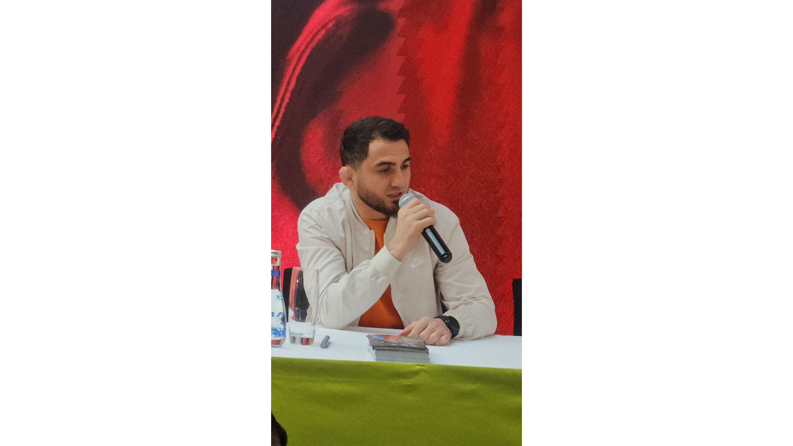 Hacı Əliyev: "Pis vərdişlərdən uzaq, çempion olun" - Video