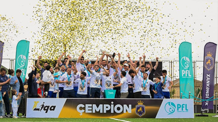 "Xankəndi"yə çempionluq kuboku təqdim olundu - Foto