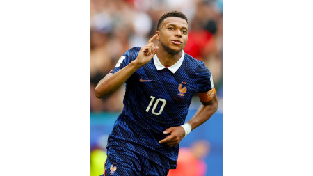 Mbappe dünyada bombardir oldu