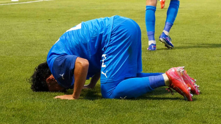 Yığma çexlərlə heç-heçə etdi