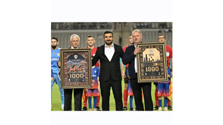 PFL "Qarabağ"la "Neftçi"ni 1000-ci oyunlarına görə mükafatlandırdı